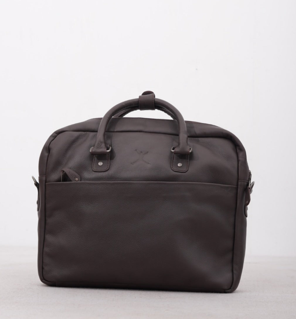 LOT NO. LB-156: THE EXPORT OVERSTOCK MESSENGER