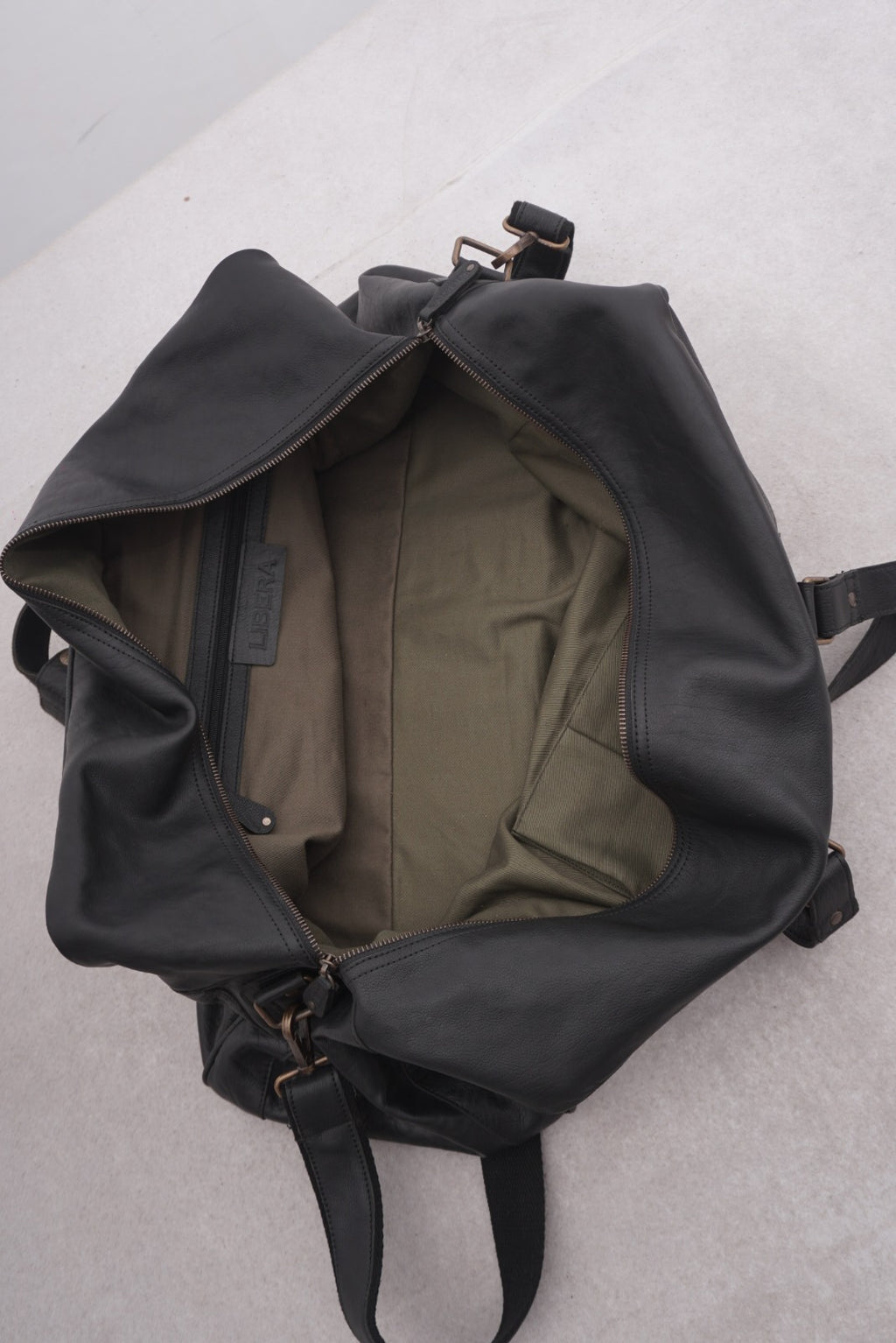 LOT NO. DF-104: THE EXPORT WEEKENDER DUFFLE
